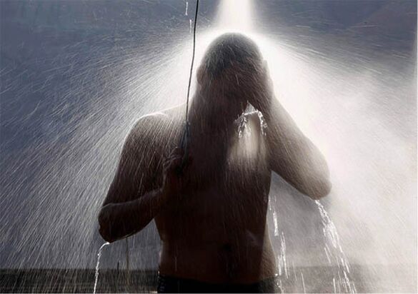 თუ მამაკაცი გრძნობს დაღლილობას, მას სჭირდება კონტრასტული შხაპის მიღება